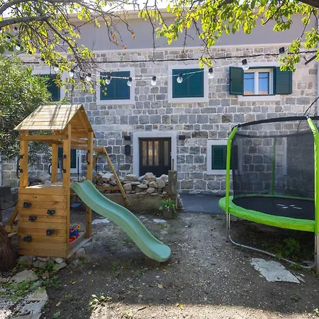 בית נופש Lovely In