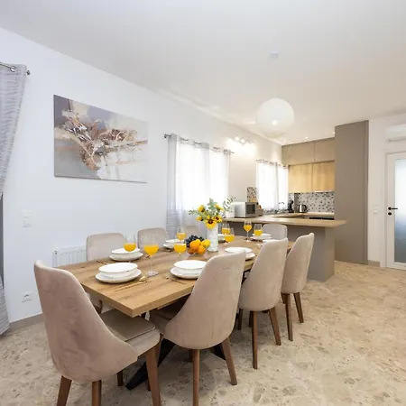 בית נופש Lovely In *