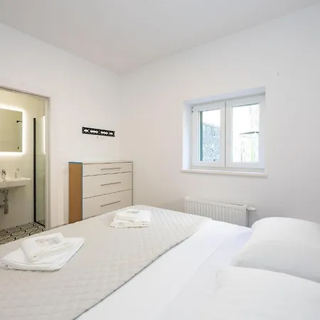 Lovely In בית נופש Ostrvica