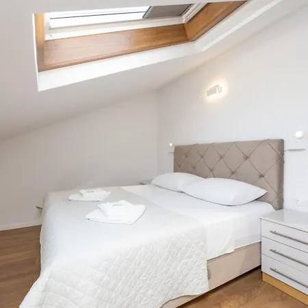 בית נופש Lovely In Ostrvica