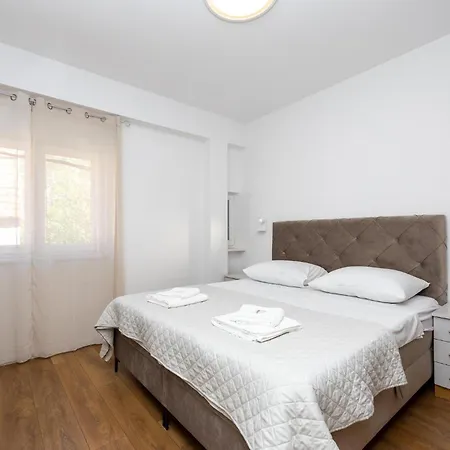 בית נופש Lovely In